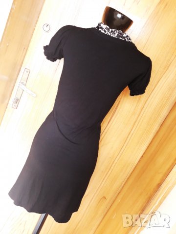Черна къса еластична рокля с черно-бели връзки и яка С, снимка 4 - Рокли - 32888702