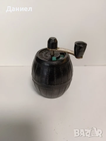 Мелничка за пипер Родина , снимка 3 - Антикварни и старинни предмети - 50999076