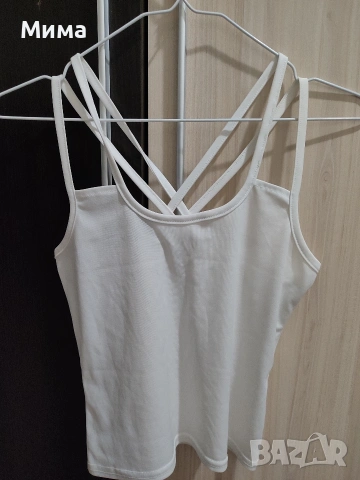 Дамски бял топ с интерес гръб