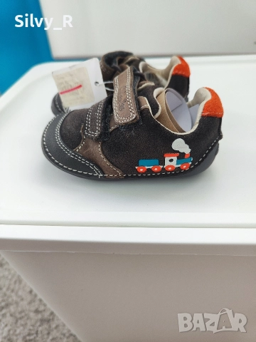 бебешки обувки за прохождане Clarks , снимка 4 - Бебешки обувки - 52623954