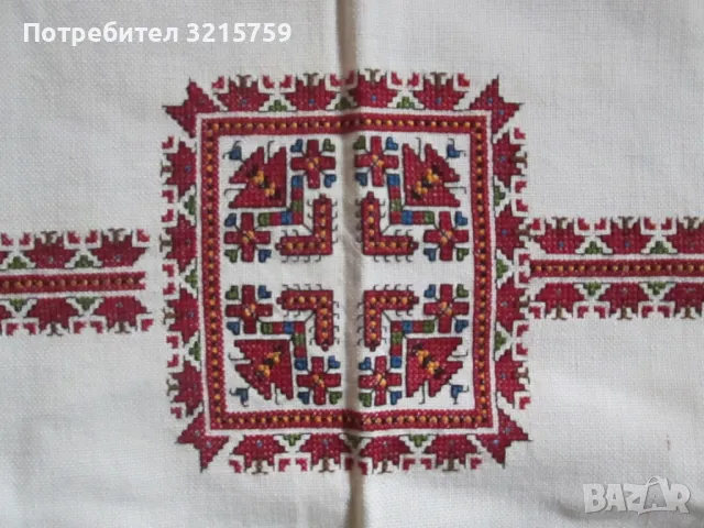 Покривка ,ръчно бродирана , фолк мотиви, 145х145 см., снимка 7 - Покривки за маси - 50302627