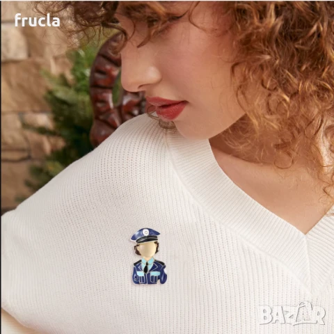 Брошка за Жена Полицай