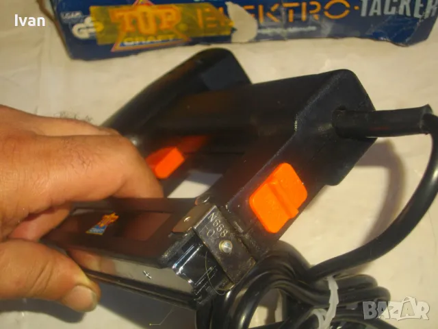 Нов немски комбиниран 8-16мм електрически дърводелски тапицерски ТАКЕР Elektro Tacker Top Craft ET 1, снимка 10 - Други инструменти - 47485869