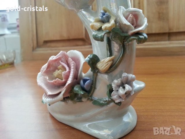 Порцеланова ваза с цветя рози , снимка 5 - Антикварни и старинни предмети - 33559203
