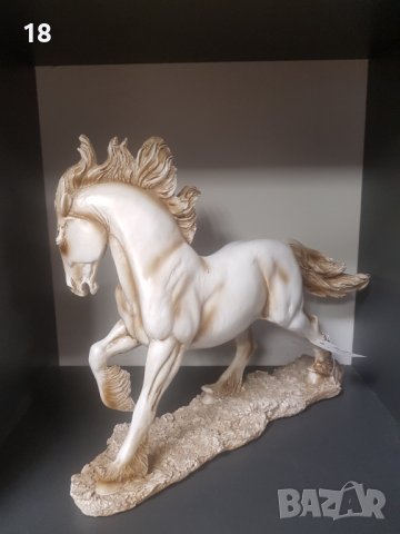 Статуетка, снимка 3 - Статуетки - 40210093