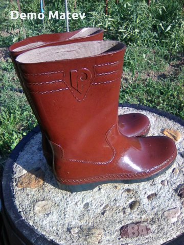 Продавам гумени ботуши