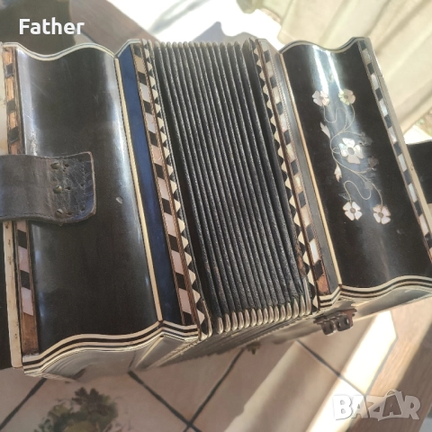 Колекционерски ретро акордеон Maximilien Vichoff, снимка 9 - Акордеони - 51787016