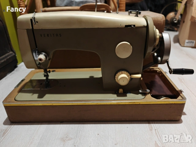 Шевна машина Veritas, снимка 3 - Шевни машини - 53120176