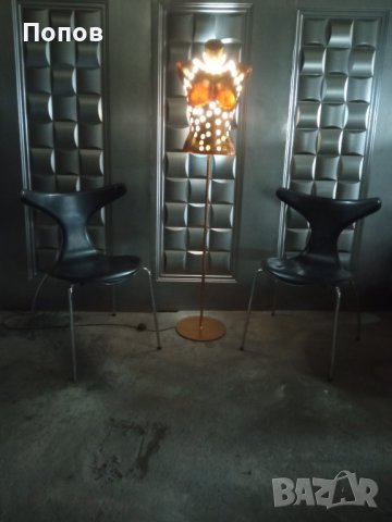 Интериорна подова лампа