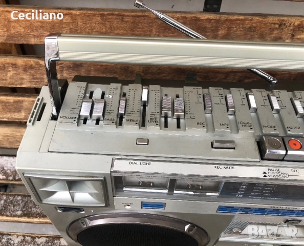 Радиокасетофон JVC RC M70, снимка 10 - Радиокасетофони, транзистори - 53333193