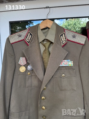 Продавам  униформа Генерал Майор , снимка 2 - Ловно оръжие - 50058254