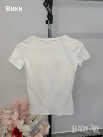 Дамска тениска Guess размер S-M, снимка 8 - Тениски - 49890282