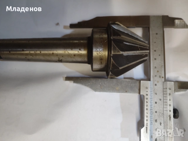 Зенкер конусен 60° , с конусна опашка ,, монолитен , ф 65 мм