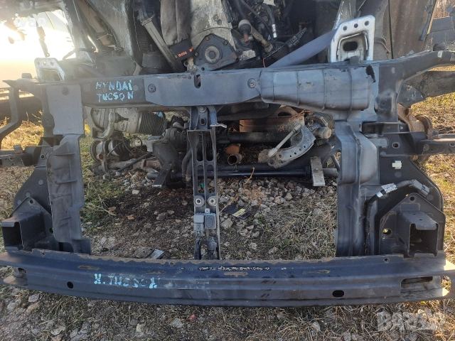 предна маска очиларка греда за Hyundai Tucson , снимка 2 - Части - 53167148