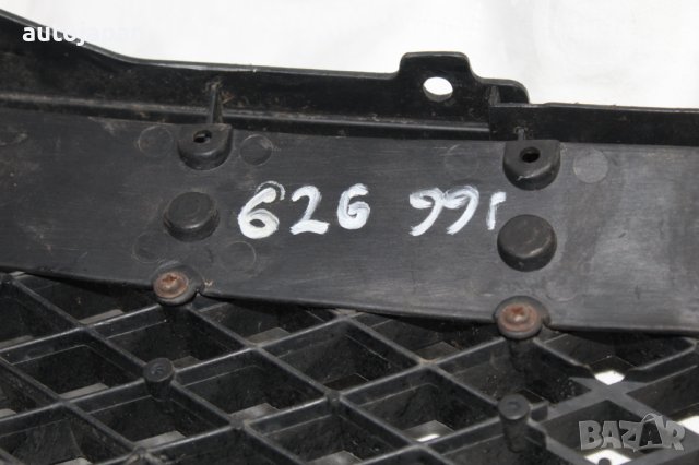 Предна решетка с емблема Мазда 626 99г Mazda 626 1999, снимка 2 - Части - 43313401