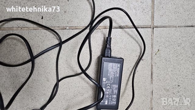 Адаптер за лаптоп 19v / 3.42A, снимка 2 - Части за лаптопи - 43760230