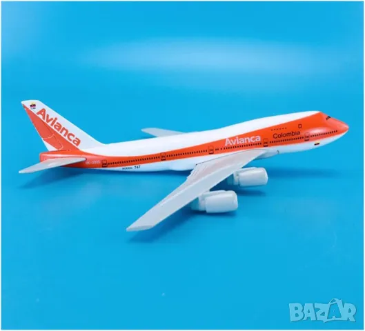 Бойнг 747 самолет модел макет Avianca метален черна кутия пътници на борда, снимка 5 - Колекции - 49507099