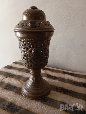 Стара настолна лампа