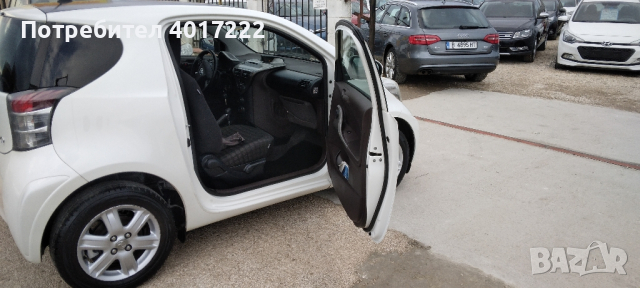 Toyota IQ 1.0 68кс, снимка 3 - Автомобили и джипове - 44857236