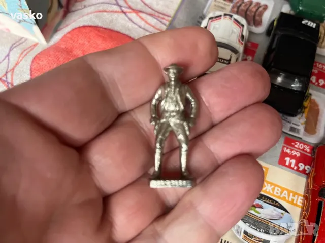 Киндер Sam Bass