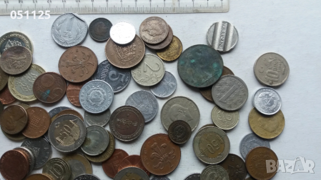 лот от 100 броя чуждестранни монети, снимка 6 - Нумизматика и бонистика - 52922775