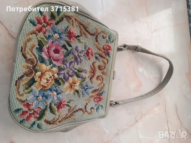 Бродирана чанта., снимка 4 - Чанти - 52866770