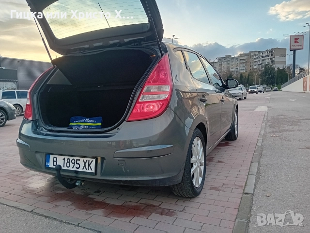 Hyundai i30 1.6i 126kc Климатроник, снимка 7 - Автомобили и джипове - 52725437