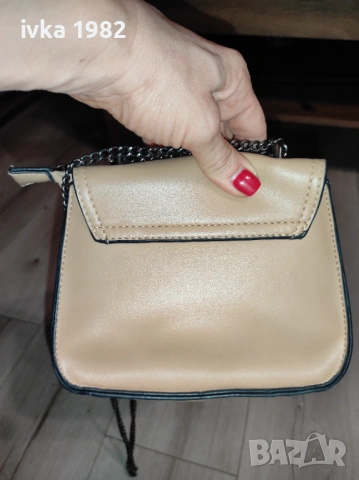 Дамска чантичка , снимка 2 - Чанти - 53056140