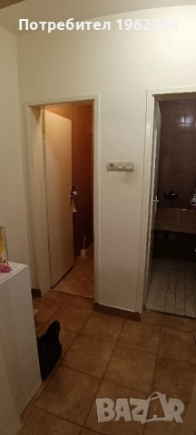 Собственик продава двустаен завършен и обзаведен апартамент с ЧИСТА площ 50м2, плюс таванска стая 20, снимка 2 - Апартаменти - 52188592