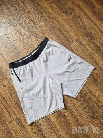 Страхотни мъжки къси панталони REEBOK  размер M / L , снимка 2 - Къси панталони - 50625392