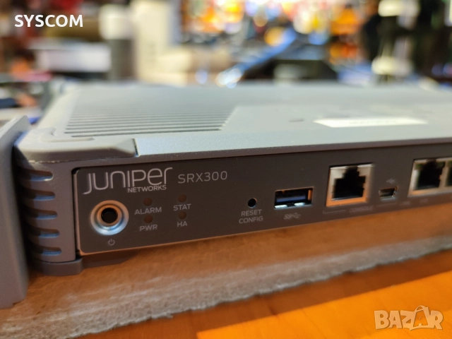Защитна стена/рутер Juniper SRX300 Network Security Firewall, снимка 3 - Рутери - 52299306