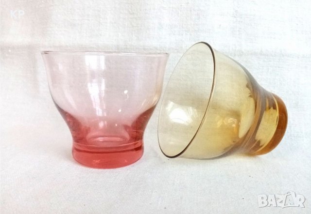 Ретро чашки от цветно стъкло , снимка 5 - Антикварни и старинни предмети - 39813715