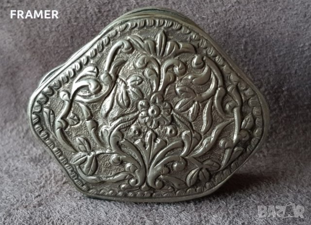 Рядка българска възрожденска сребърна кутийка за емфие 19век, снимка 2 - Антикварни и старинни предмети - 33049395