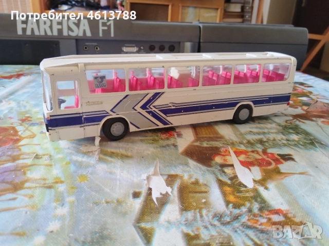 Ретро автобус Мерцедес Бенз