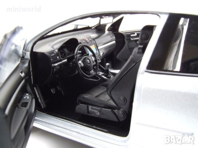 VW Golf 5 GTI Pirelli 2007 - мащаб 1:18 на Norev всичко отваряемо нов в кутия, снимка 6 - Колекции - 43116653