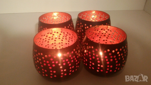 4 метални черни свещи с дупчици с червен восък (цената е за всички), снимка 3 - Декорация за дома - 51832575