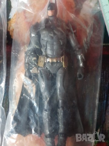 Три модела екшън фигури на Батман(Batman)-18 см, снимка 15 - Колекции - 35432230