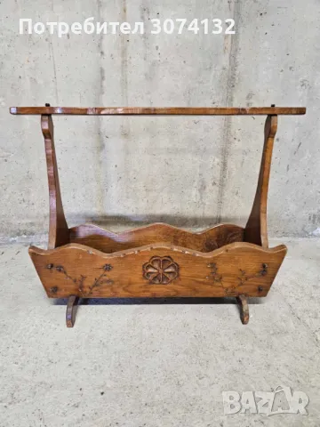 Масивна дъбова стойка с дърворезба