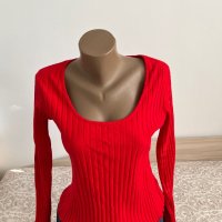 Червена блуза, снимка 2 - Блузи с дълъг ръкав и пуловери - 43834627