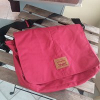 Levis  голяма червена чанта от брезент, снимка 1 - Чанти - 32543892