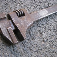 Военен ключ чук, снимка 1 - Антикварни и старинни предмети - 28448643