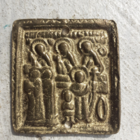 Малка нагръдна бронзова икона, снимка 1 - Антикварни и старинни предмети - 44864210