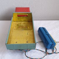 Стара китайска ламаринена играчка самосвал с дистанционно, снимка 12 - Колекции - 43674745