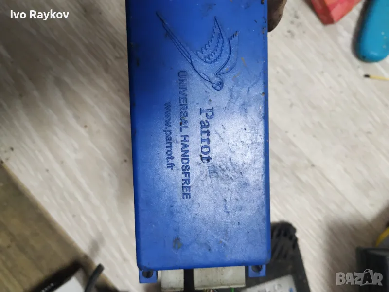 Bluetooth handsfree система за кола Parrot CK3100, снимка 1