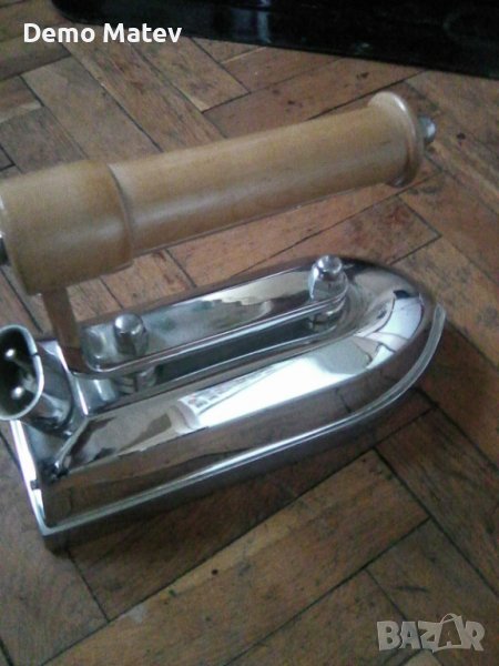 Продавам ретро ютия на  Елпром, снимка 1