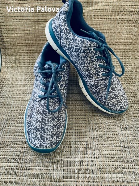 Красиви леки маратонки GLO оригинал, снимка 1