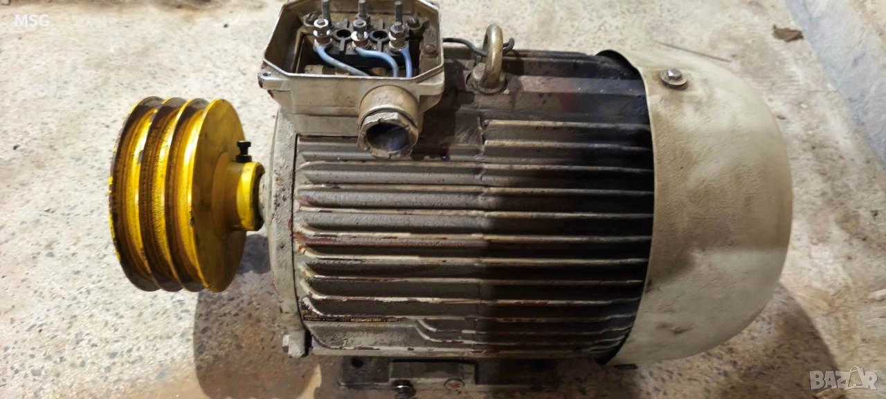 Трифазен Ел.двигател електромотор 11 кВ / 2900 оборота, снимка 1