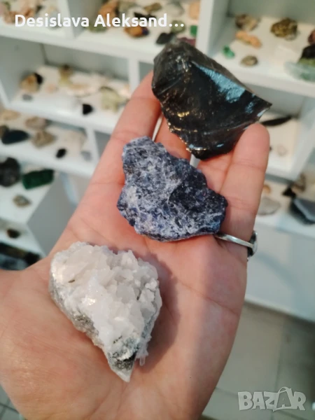 Лот от три образеца: калцит, содалит и обсидиан , много изгодно , снимка 1