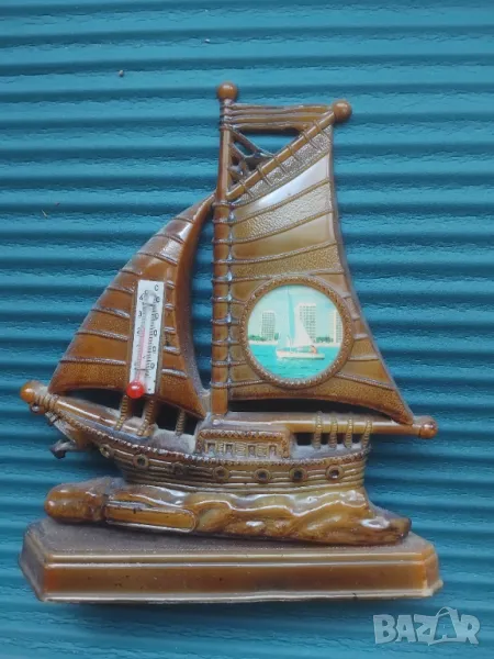 Ветроходен Кораб  - ретро сувенир с термометър, снимка 1