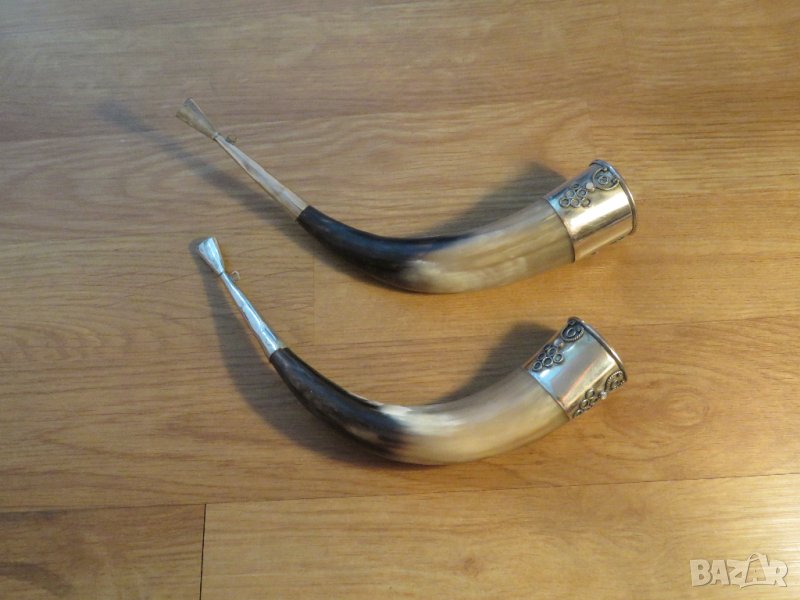 Комплект два старинни рога с бронзов обков подходящи за пиене на вино, медовина или декорация . , снимка 1